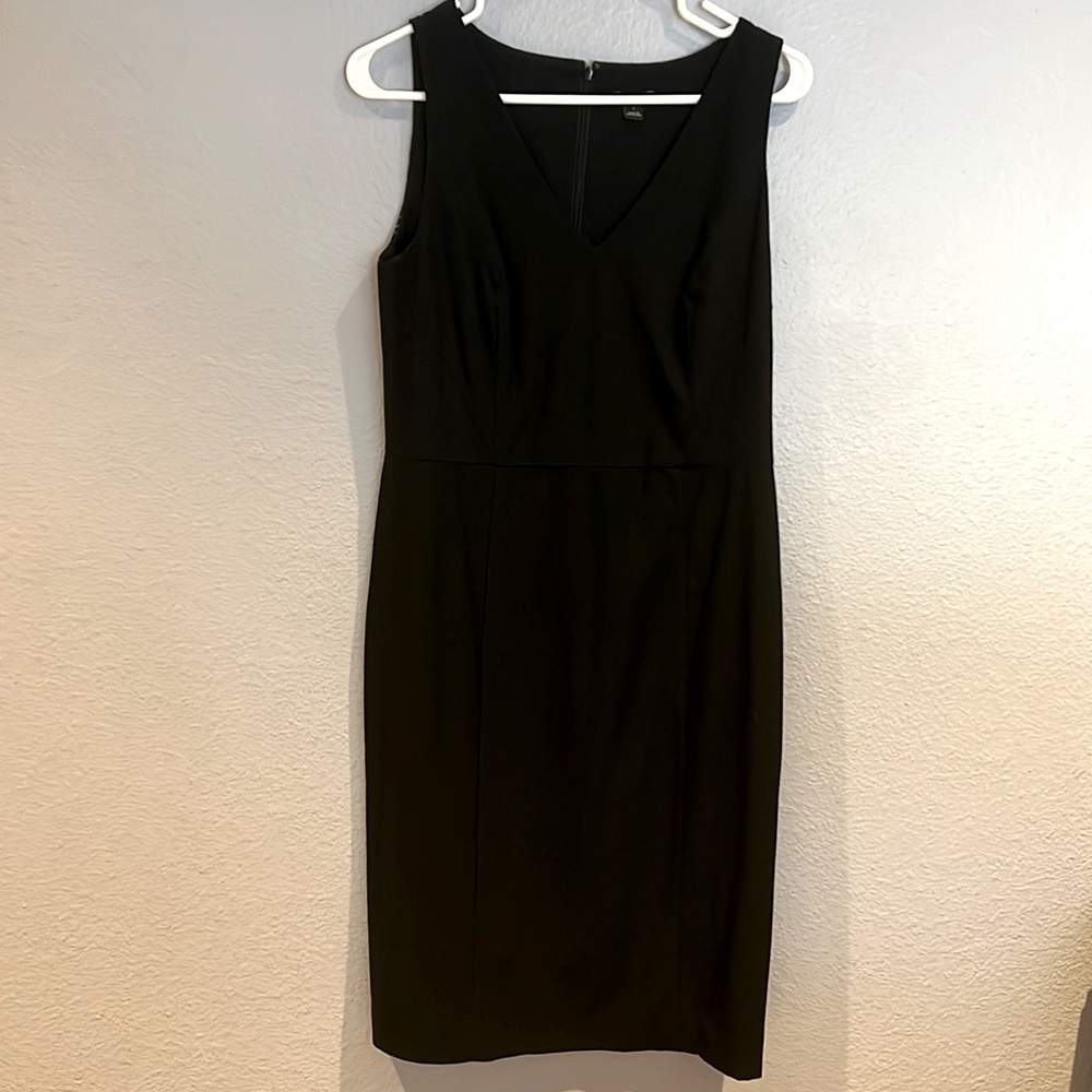 Perfect simple little black dress. Ann Taylor size 6
